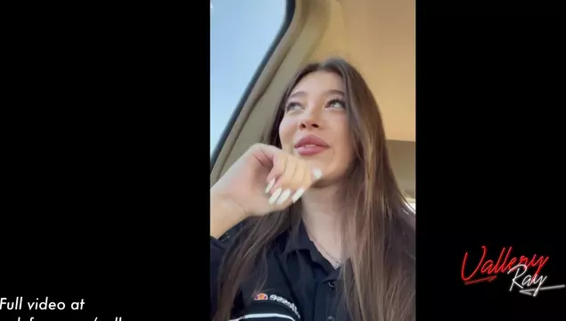She Got So Horny She Couldn't Hold Back and Masturbated in the Taxi